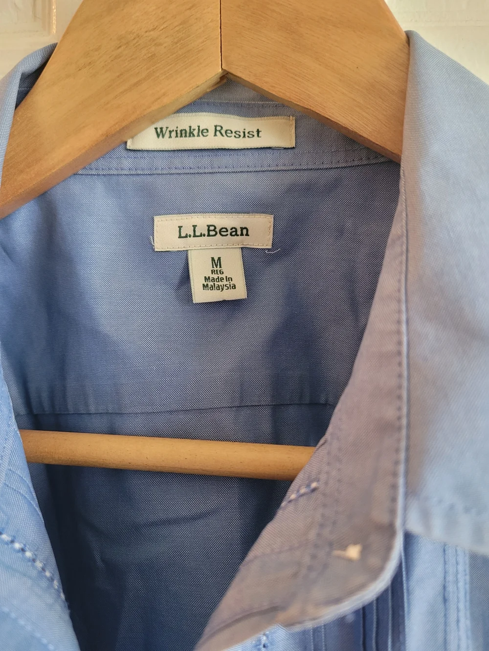 L.L. Bean Sleeveless Button-Up Shirt in Light Blue - Picture 2 of 2